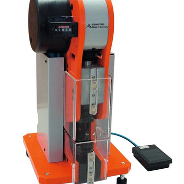 Crimping machine for single contacts